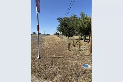 1 Deloris Drive, Harper, TX 78631 - Photo 4