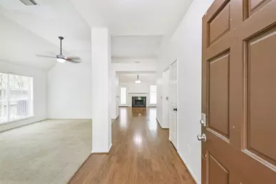 43 E Trillium Circle, The Woodlands, TX 77381 - Photo 2