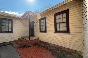 565 24th St, Beaumont, TX 77707 - Photo 2