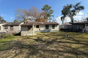 565 24th St, Beaumont, TX 77707 - Photo 6