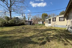565 24th St, Beaumont, TX 77707 - Photo 8