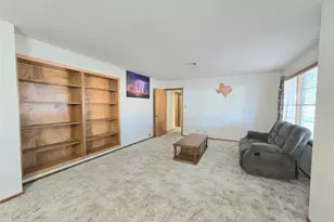 607 S Main St, Dayton, TX 77535 - Photo 4