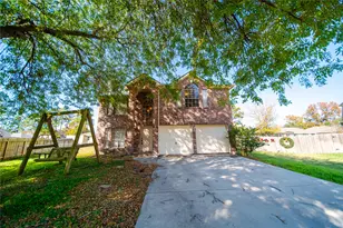 10723 Scenic Dr, Montgomery, TX 77356 - Photo 2