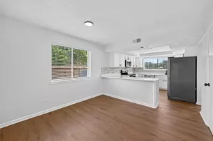 10102 Old Towne Ln, Sugar Land, TX 77498 - Photo 14