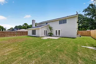 10102 Old Towne Ln, Sugar Land, TX 77498 - Photo 4