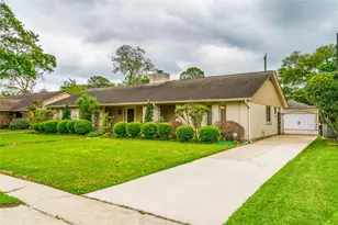 10631 Del Monte Dr, Houston, TX 77042 - Photo 32