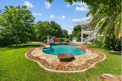 2564 E Bayshore Drive, Dickinson, TX 77539 - Photo 38