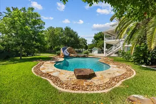 2564 E Bayshore Dr, Dickinson, TX 77539 - Photo 38