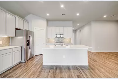 10026 Angelina Woods Lane, Conroe, TX 77384 - Photo 6