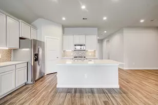 10026 Angelina Woods Ln, Conroe, TX 77384 - Photo 6