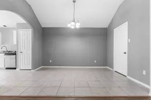 1815 Sherwood Forest Cir, League City, TX 77573 - Photo 8