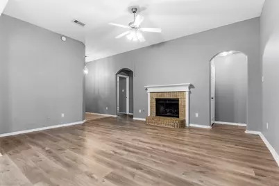 1815 Sherwood Forest Circle, League City, TX 77573 - Photo 6