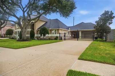 4815 Bayfair Street, Pasadena, TX 77505 - Photo 2