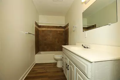 600 E Plum Street, Angleton, TX 77515 - Photo 12