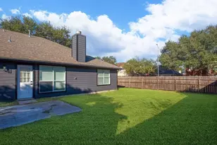 3718 Brighton Ln, Pearland, TX 77584 - Photo 2