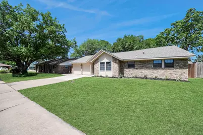 3206 Woodstone Drive, Baytown, TX 77521 - Photo 2