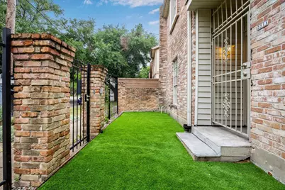 2511 Commonwealth Street, Houston, TX 77006 - Photo 4
