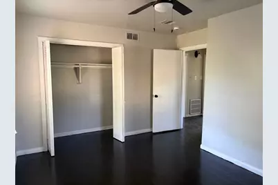 5782 Belcrest Street, Houston, TX 77033 - Photo 12