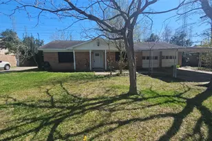 1621 Crestmont Dr, Stafford, TX 77477 - Photo 1