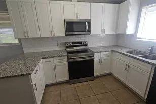 1621 Crestmont Dr, Stafford, TX 77477 - Photo 6