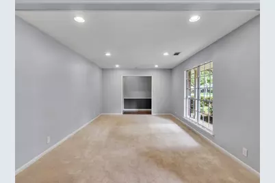 10042 Meadow Lake Lane, Houston, TX 77042 - Photo 8