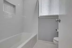 10042 Meadow Lake Ln, Houston, TX 77042 - Photo 32