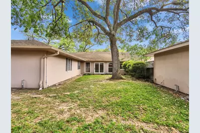 10042 Meadow Lake Lane, Houston, TX 77042 - Photo 44