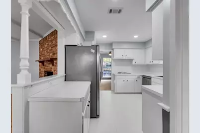 10042 Meadow Lake Lane, Houston, TX 77042 - Photo 16