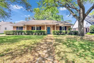 10042 Meadow Lake Ln, Houston, TX 77042 - Photo 2