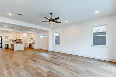 605 E 26th A Street, Houston, TX 77008 - Photo 8