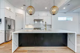 605 E 26th A St, Houston, TX 77008 - Photo 6