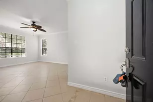 2255 Braeswood Park Dr, Houston, TX 77030 - Photo 4