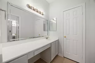 2255 Braeswood Park Dr, Houston, TX 77030 - Photo 16