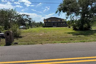 325 County Rd 201, Angleton, TX 77515 - Photo 1