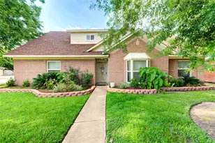 6622 Rockergate Dr, Houston, TX 77489 - Photo 2