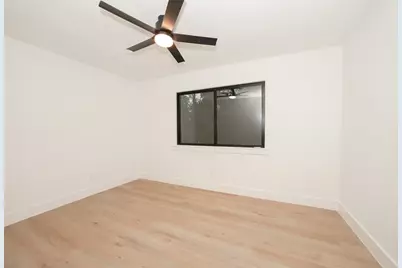 203 S Pathfinders Circle, Spring, TX 77381 - Photo 14