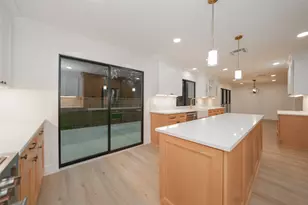 203 S Pathfinders Cir, The Woodlands, TX 77381 - Photo 34