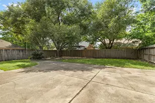 9410 Calwood Cir, Spring, TX 77379 - Photo 32