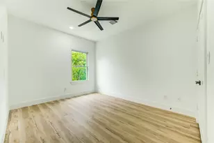 7827 Brandon St, Houston, TX 77051 - Photo 40
