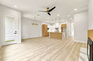 7827 Brandon St, Houston, TX 77051 - Photo 10
