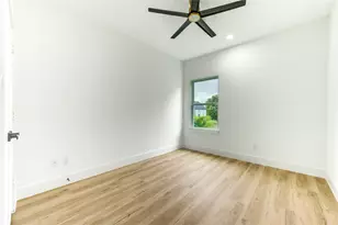 7827 Brandon St, Houston, TX 77051 - Photo 38