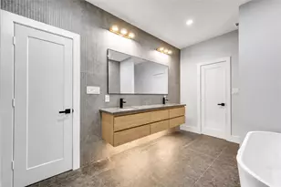 7827 Brandon St, Houston, TX 77051 - Photo 24