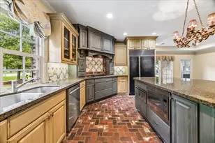 42 Patti Lynn Ln, Houston, TX 77024 - Photo 12