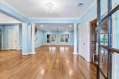 42 Patti Lynn Lane, Houston, TX 77024 - Photo 4