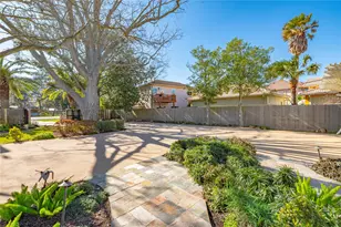 5123 W Bayshore Dr, Bacliff, TX 77518 - Photo 14