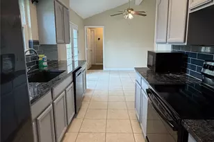 1808 Dolphin Dr, Seabrook, TX 77586 - Photo 10