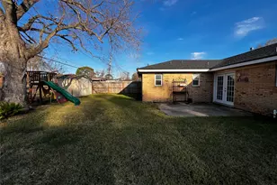 1808 Dolphin Dr, Seabrook, TX 77586 - Photo 2