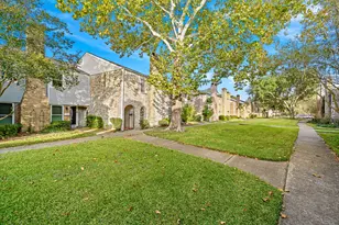 8726 Wilcrest Dr, Houston, TX 77099 - Photo 4