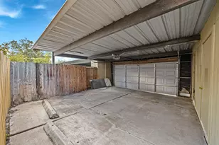 8726 Wilcrest Dr, Houston, TX 77099 - Photo 30