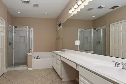 19 Patina Pines Place, The Woodlands, TX 77381 - Photo 16